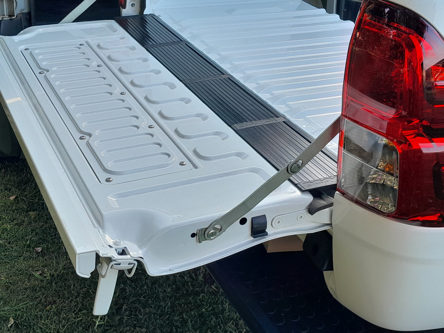 GAPFLAP Including Side Dust Seals