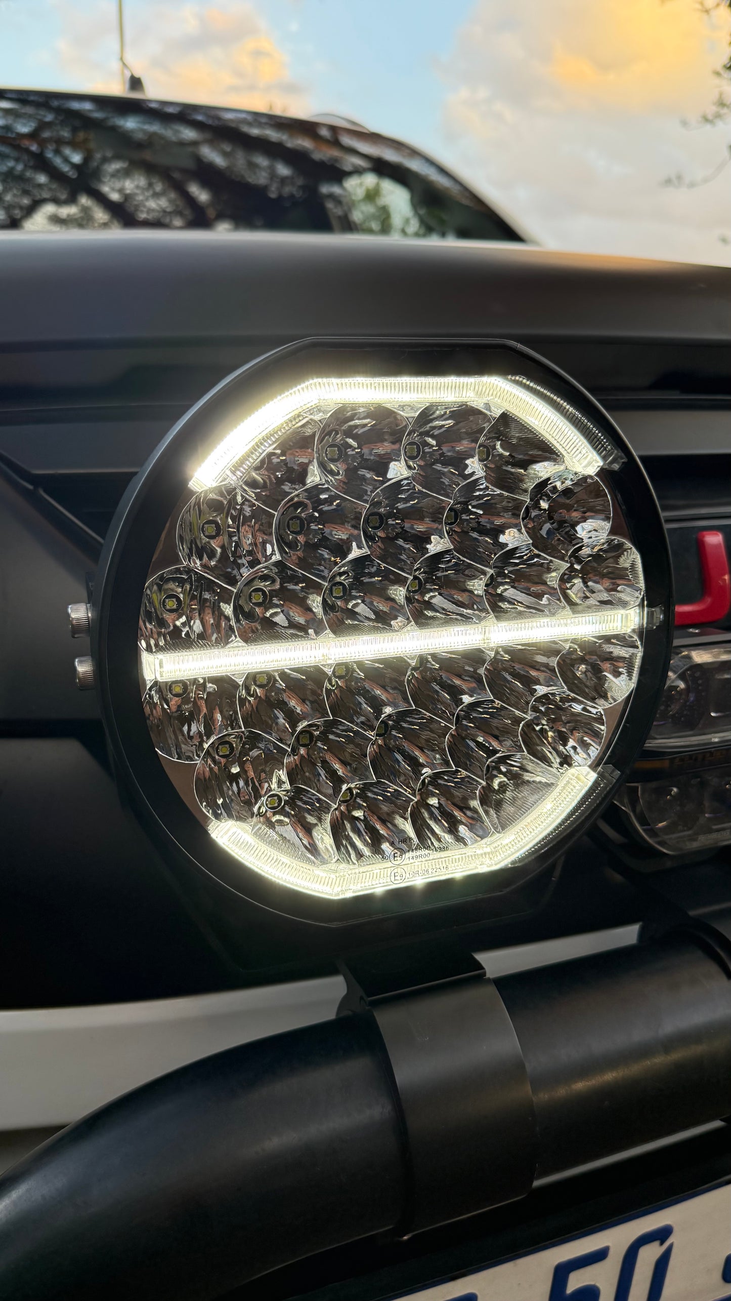 TerraTrek 9" DRL 300W 28 000lm 1000m High Power Spot Light Set Incl Harness